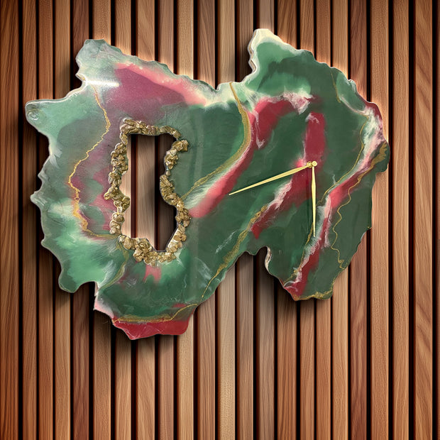 Handmade Resin & Wood Wall Clock – Geode Art Design with Gold Detailing