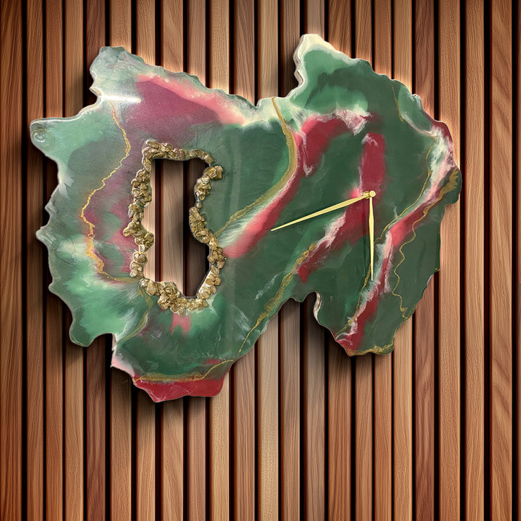 Handmade Resin & Wood Wall Clock – Geode Art Design with Gold Detailing