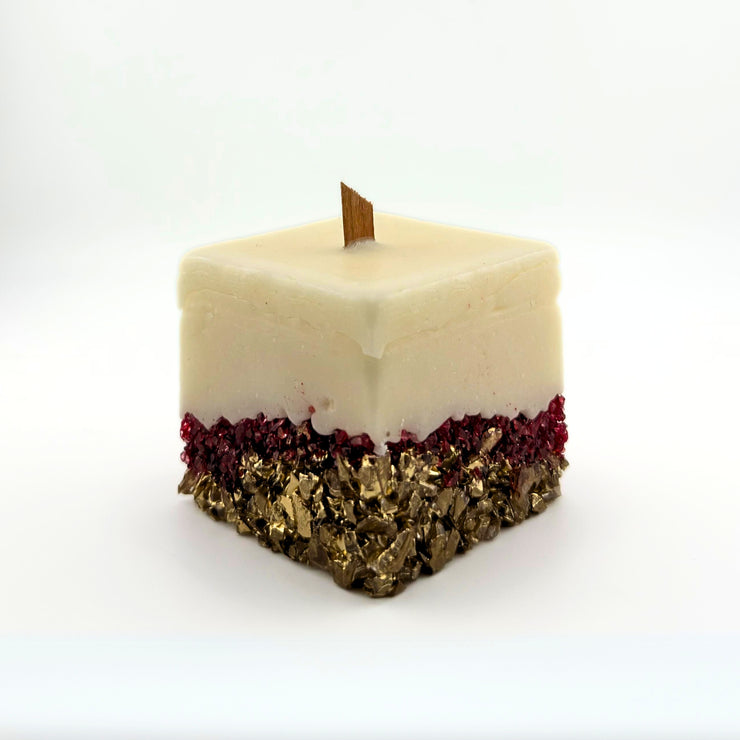 Candle with crystal stones